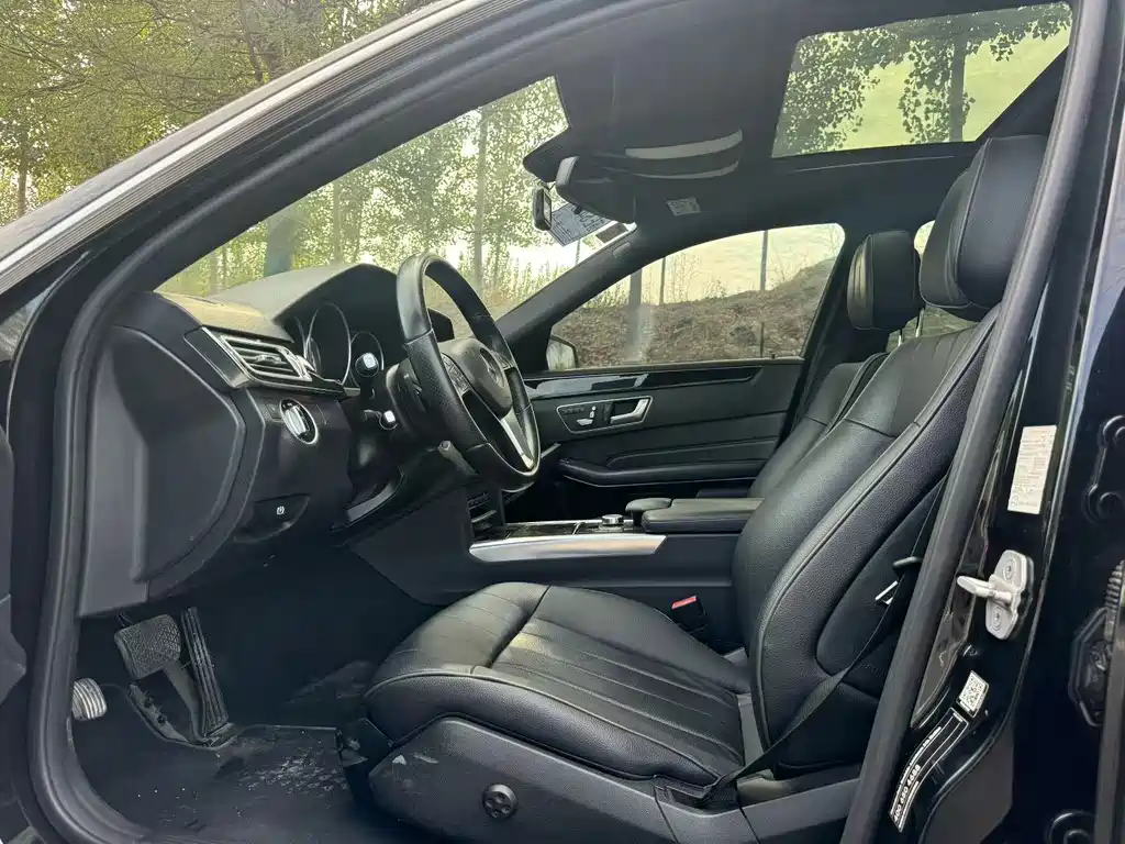 Mercedes-Benz E-Class — миниатюра 4