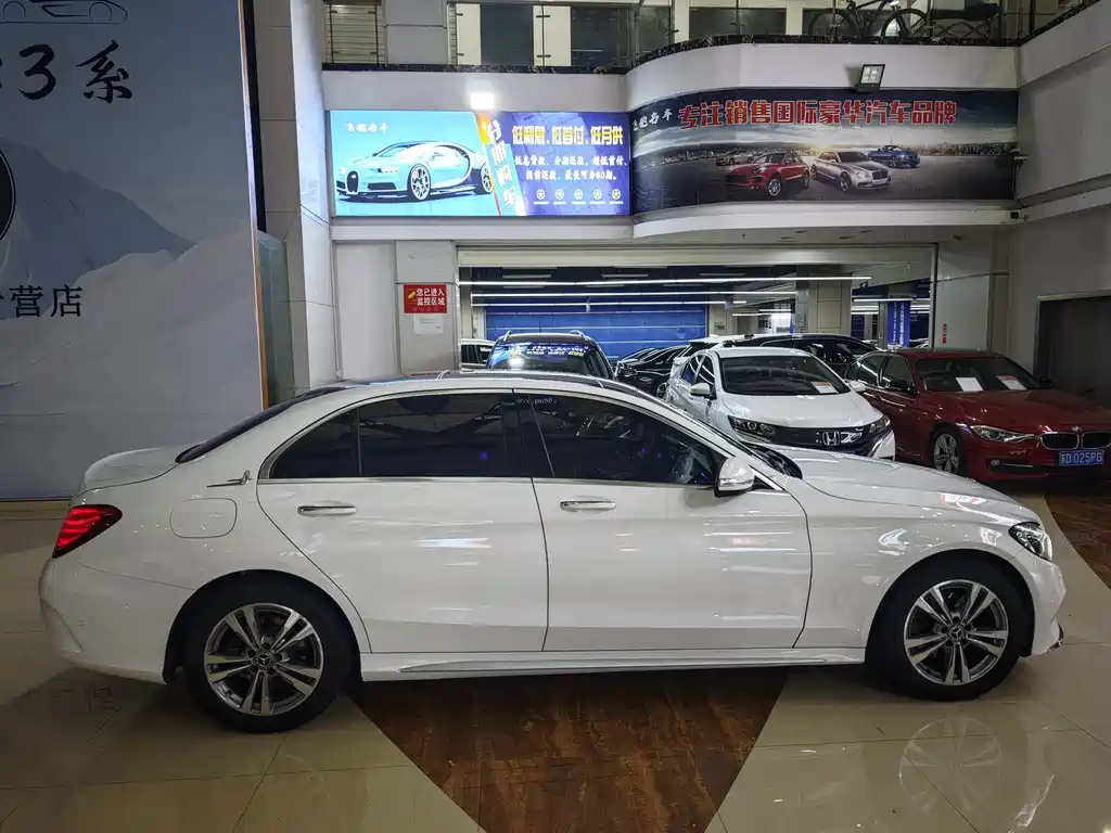 Mercedes-Benz C-Class — миниатюра 5