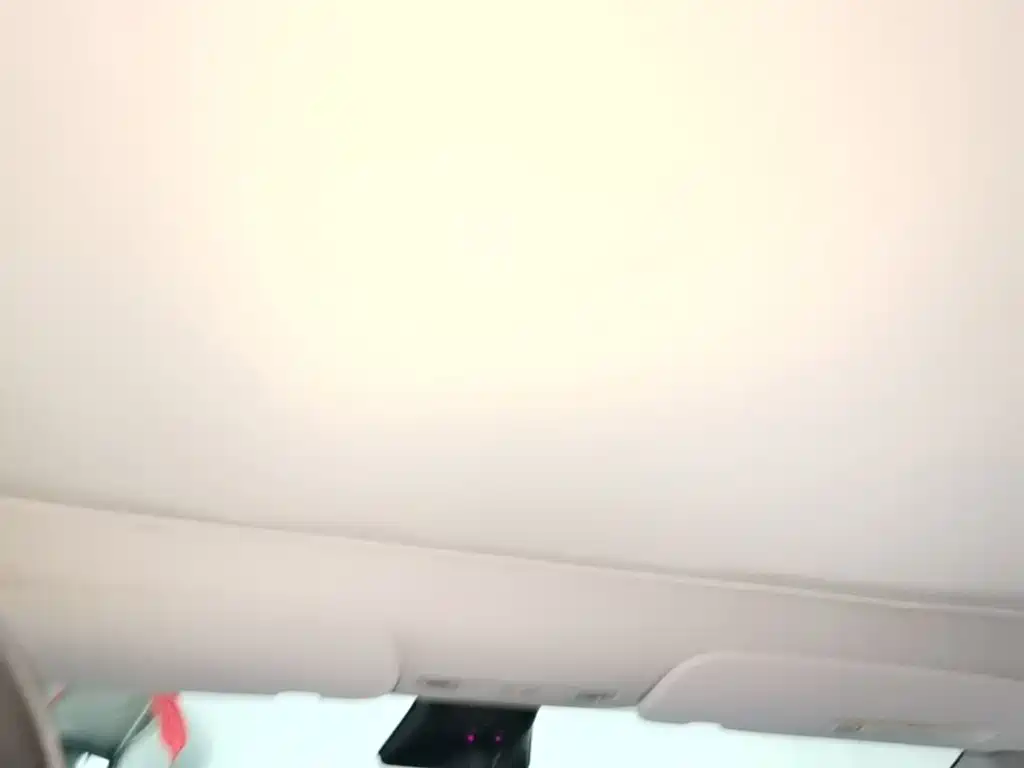 Tesla Model Y — миниатюра 23