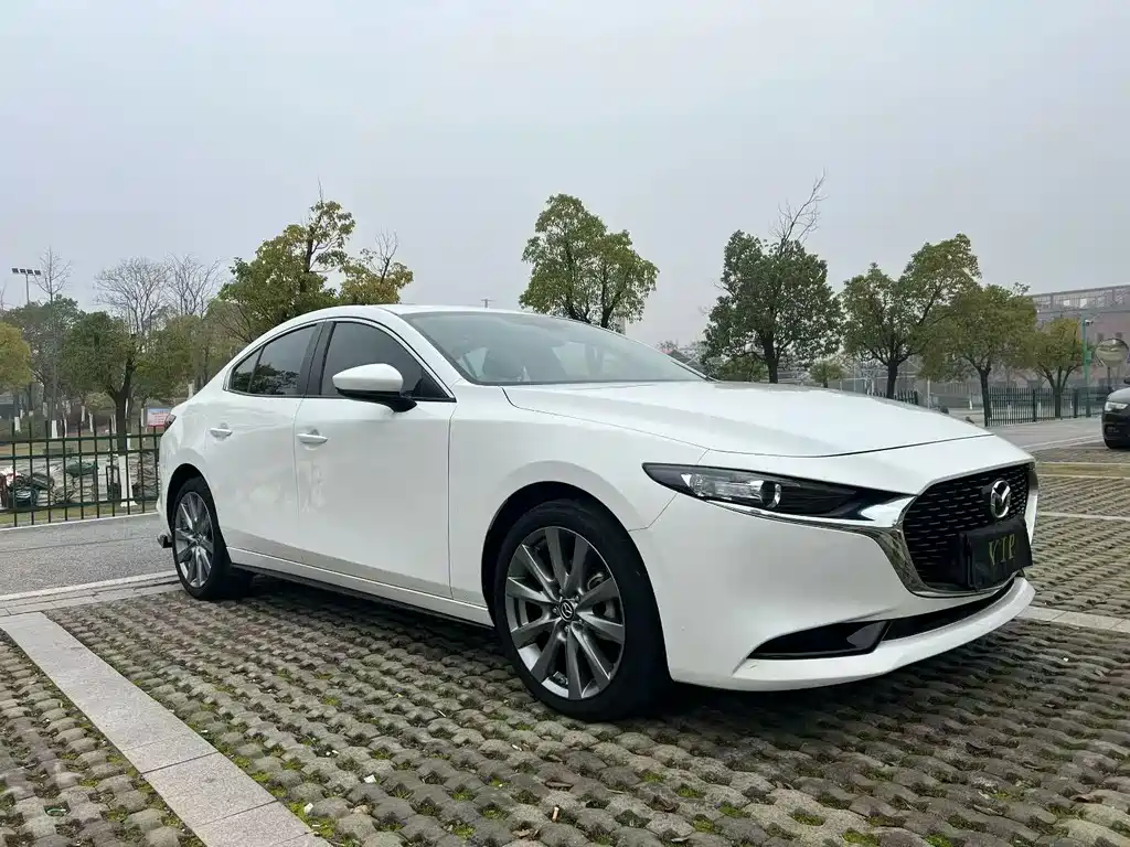 Mazda 3 Axela 2021