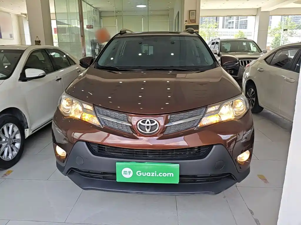 Toyota RAV4 — миниатюра 3