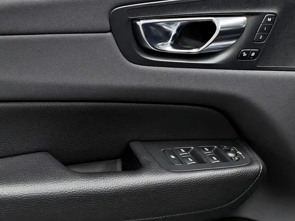 Volvo XC60 — миниатюра 38