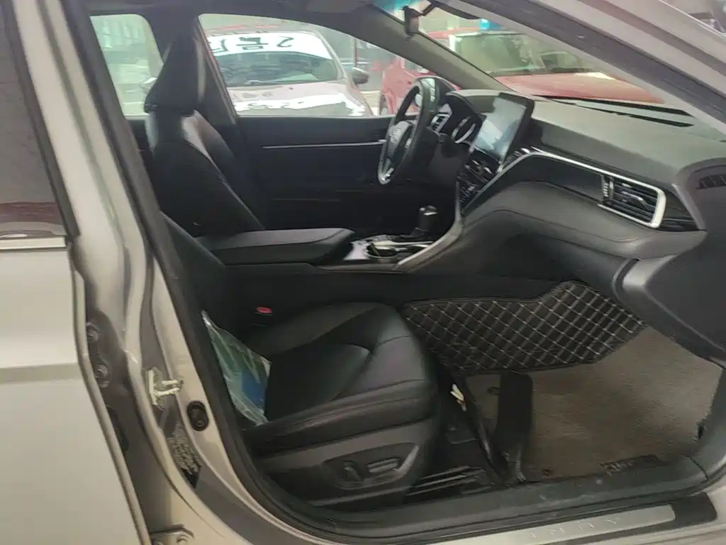 Toyota Camry — миниатюра 25