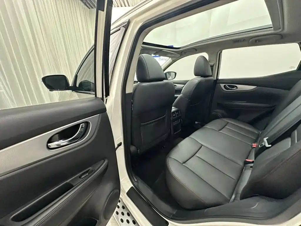 Nissan Qashqai — миниатюра 10