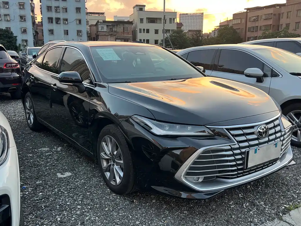Купить Toyota Avalon