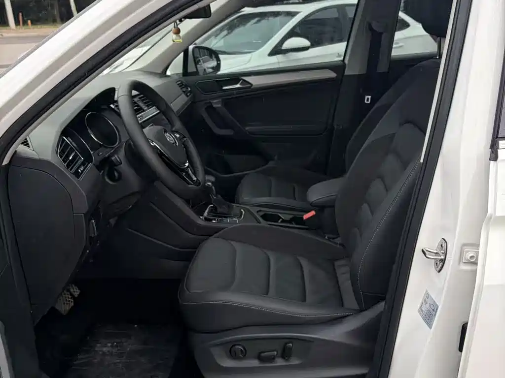 Volkswagen Tiguan L — миниатюра 7