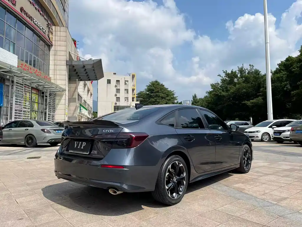 Honda Civic — миниатюра 7
