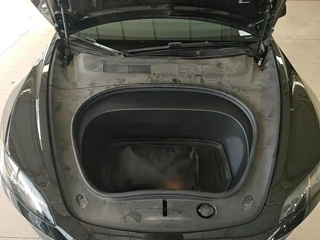Tesla Model 3 — миниатюра 20
