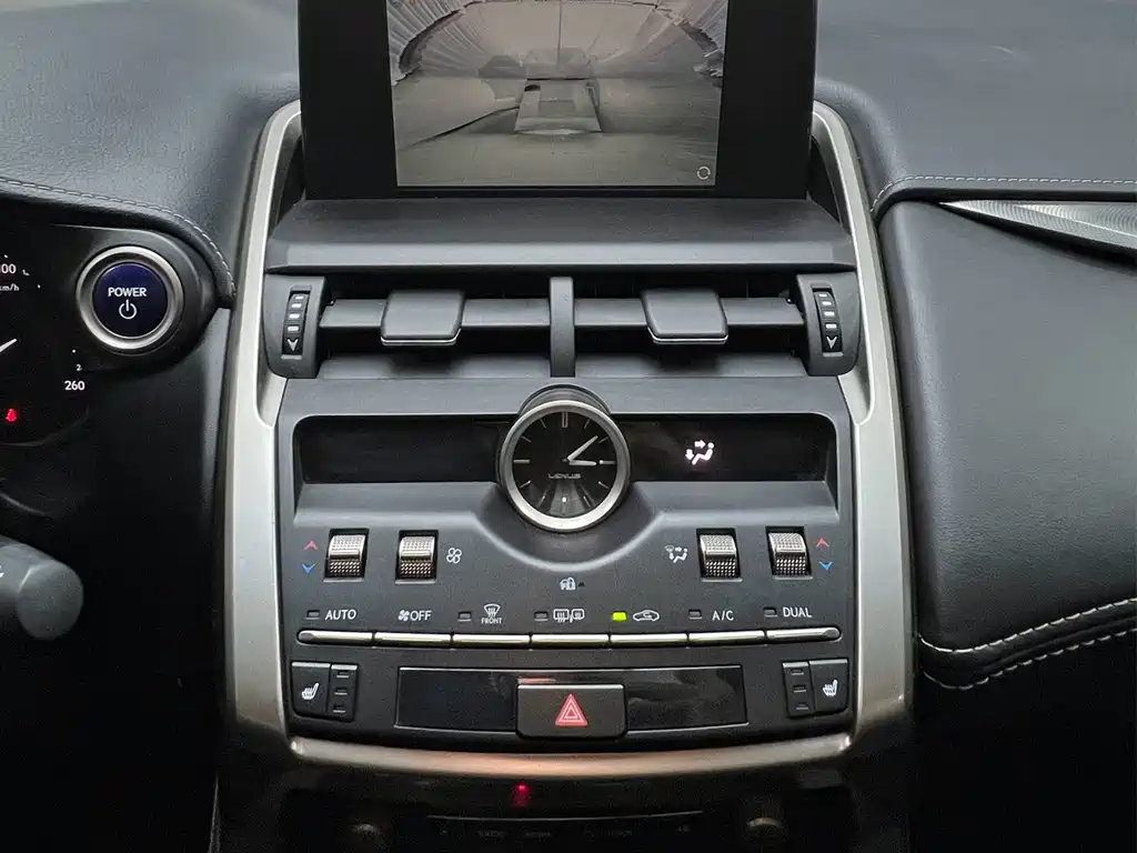 Lexus NX — миниатюра 15