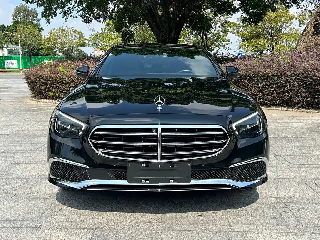 Mercedes-Benz E-Class — миниатюра 2