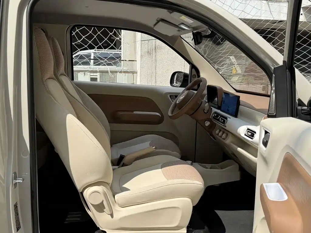 Wuling MINIEV — миниатюра 9