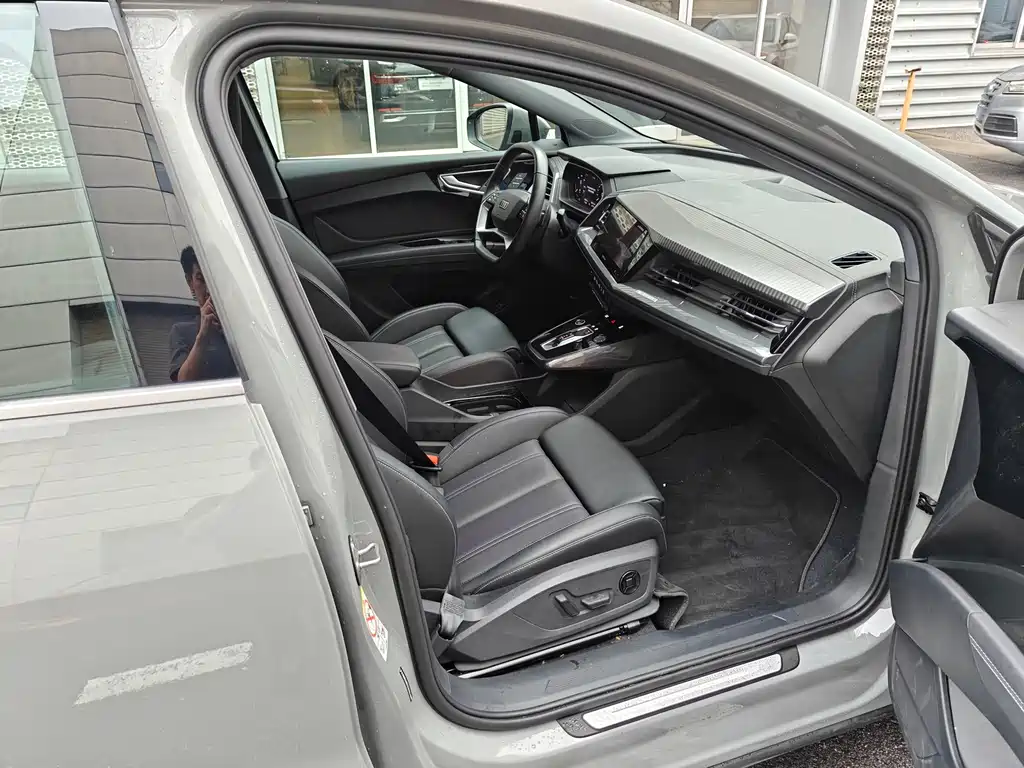 Audi Q4 e-tron — миниатюра 13