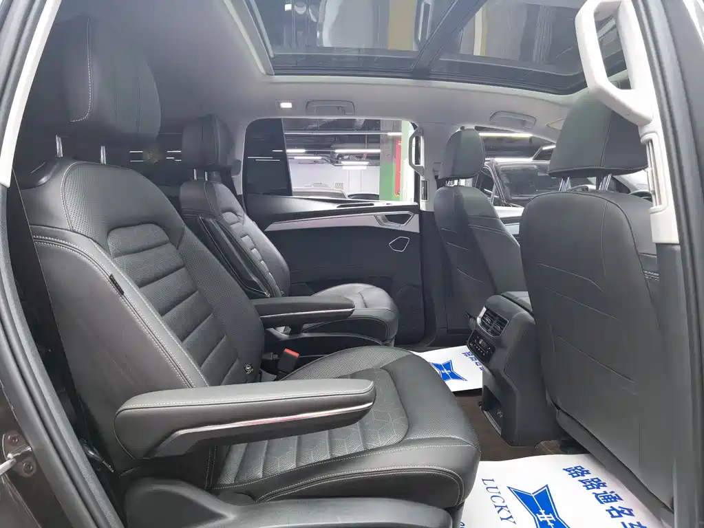 Volkswagen Viloran 2022 380TSI Luxury Pro 6 мест