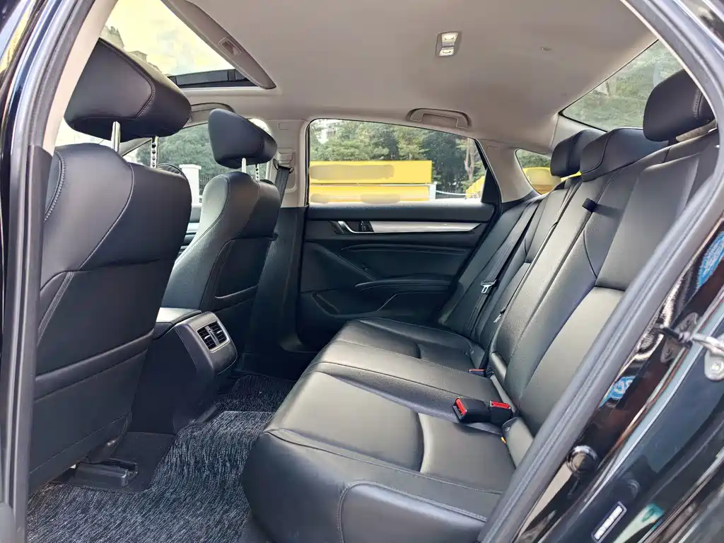 Honda Accord — миниатюра 7