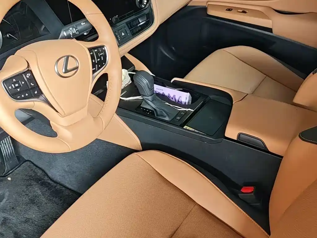 Lexus ES 2025 200 Premium