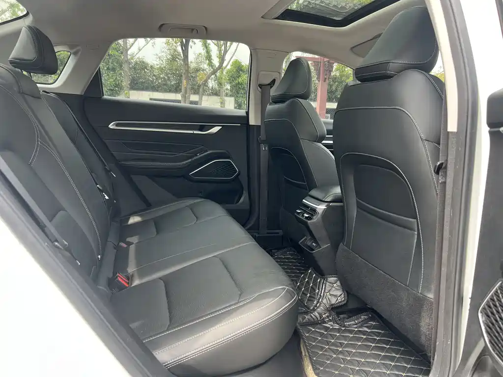 Geely Emgrand 2023 4 Champion 1.5L CVT Luxury