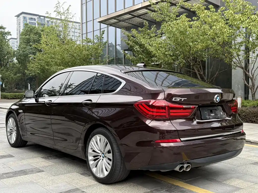 BMW 5 Series GT — миниатюра 6