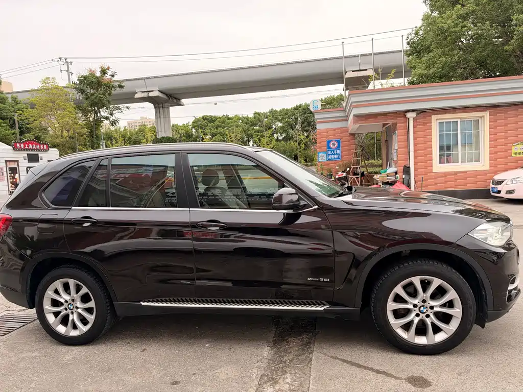 BMW X5 (Import) — миниатюра 9