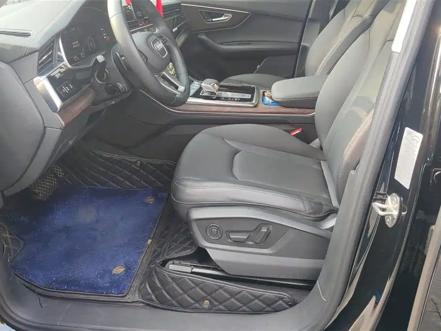 Audi Q7 2023 45 TFSI quattro S line Sport