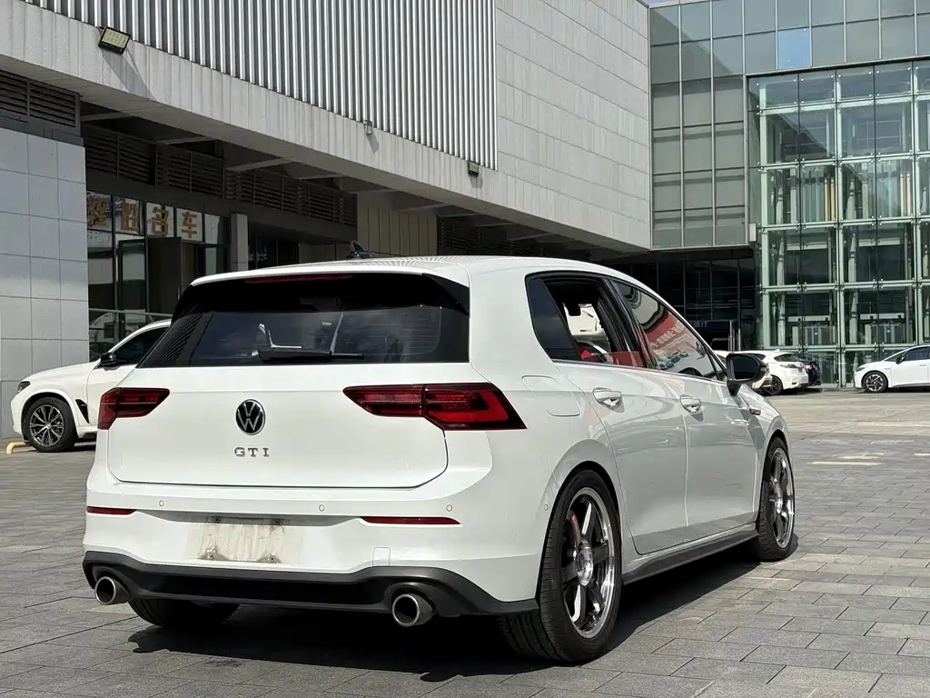 Volkswagen Golf GTI — миниатюра 9