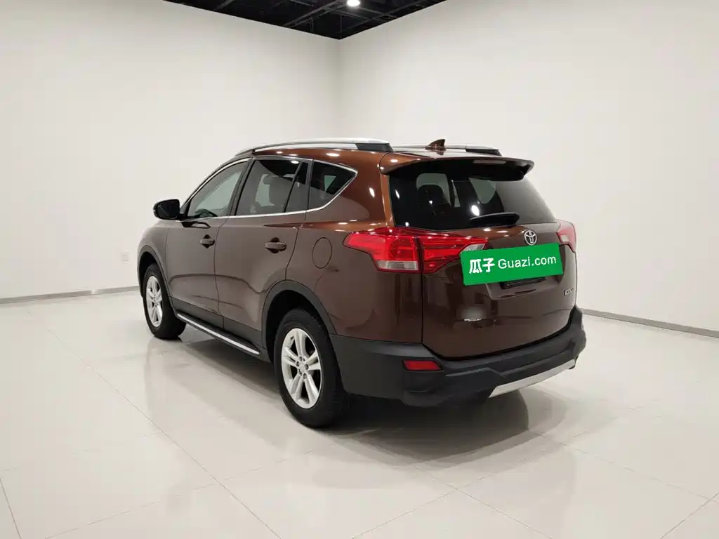 Toyota RAV4 — миниатюра 4
