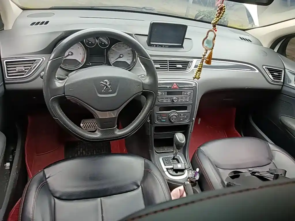Peugeot 308 — миниатюра 10