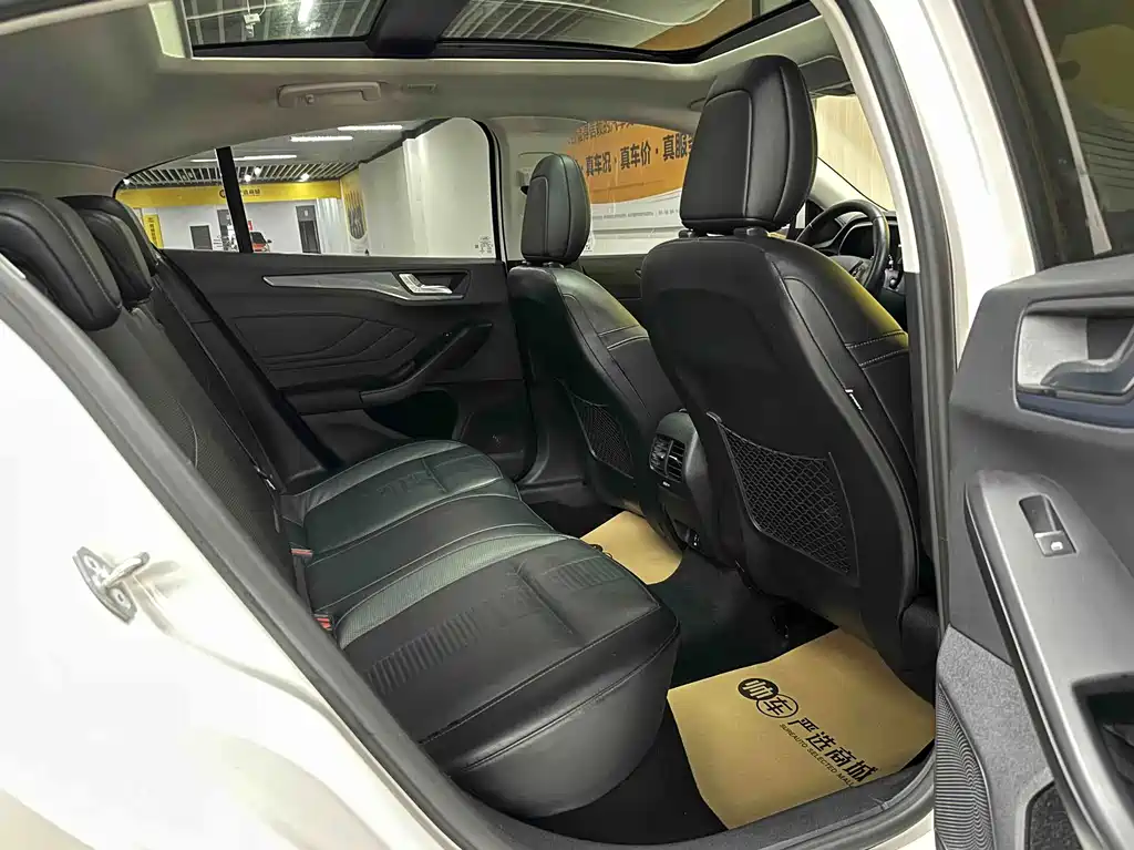 Ford Focus Active — миниатюра 12