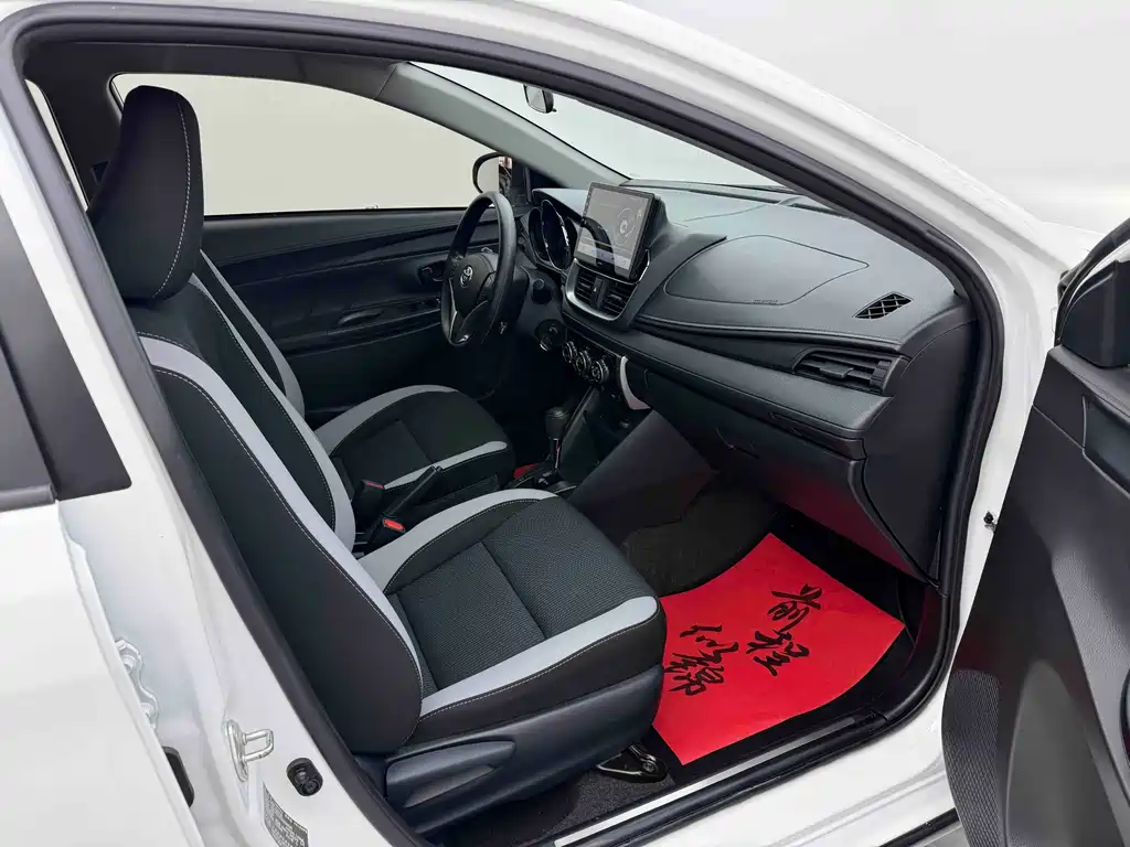 TOYOTA YARIS L ZHIXUAN