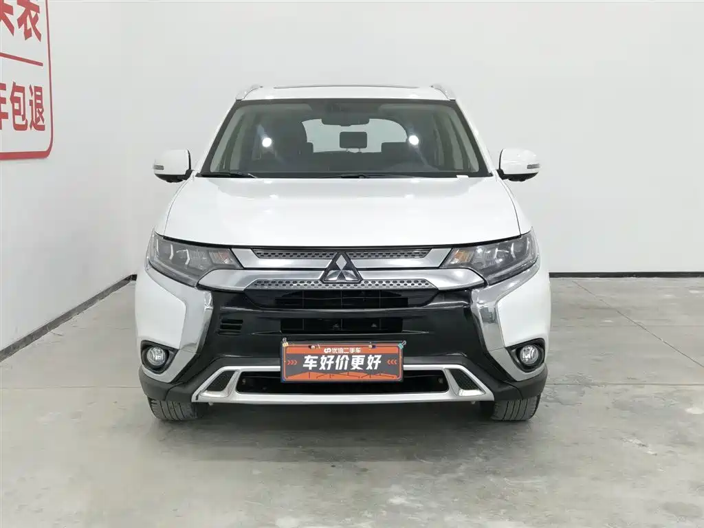 MITSUBISHI OUTLANDER