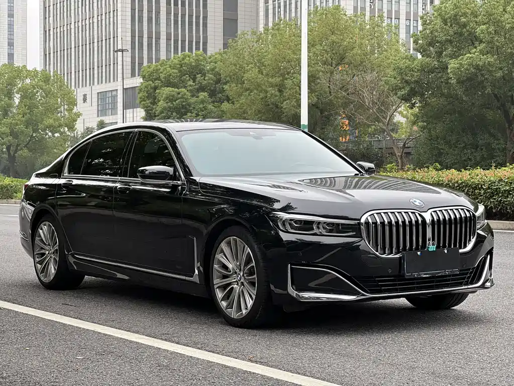 BMW 7 Series — миниатюра 3