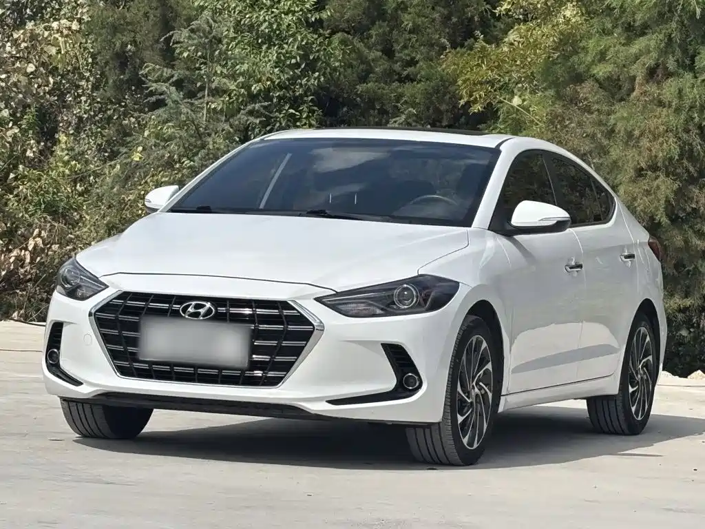 Hyundai Elantra — миниатюра 23