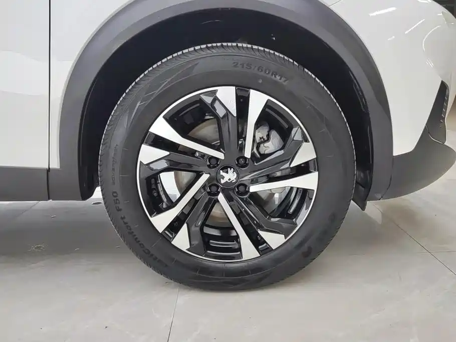 Peugeot 2008 — миниатюра 6