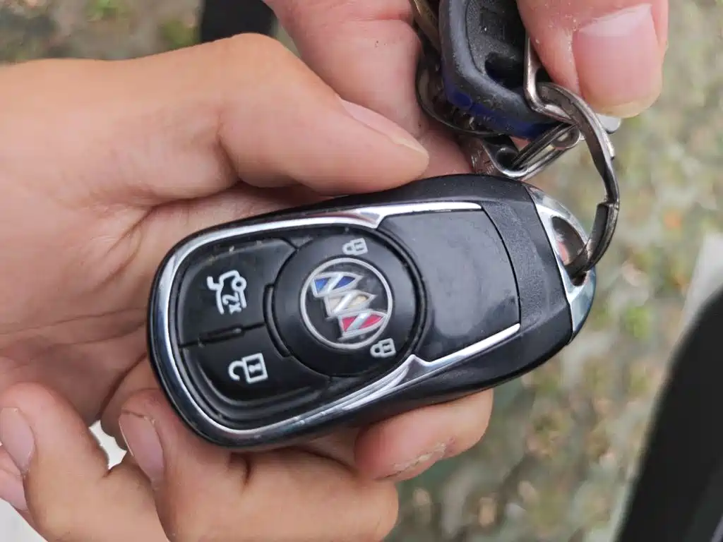 Buick Regal — миниатюра 12