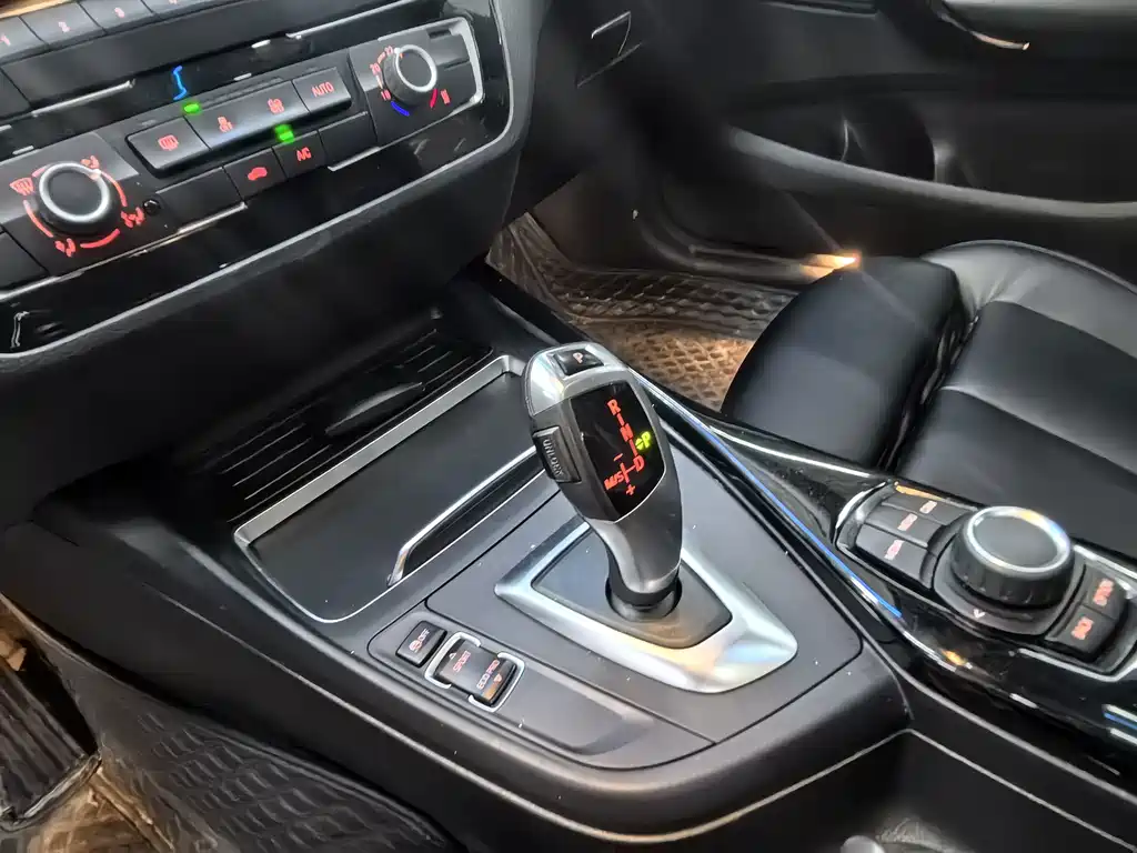 BMW 1 Series (Import) — миниатюра 7