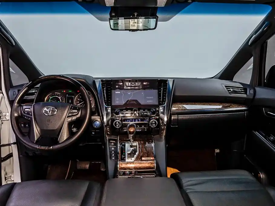 Toyota Vellfire — миниатюра 26