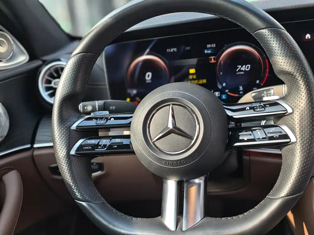 MERCEDES-BENZ E CLASS