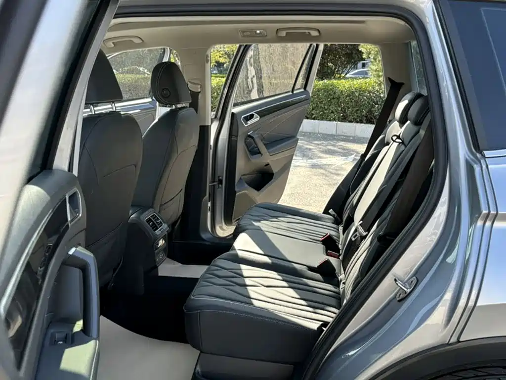 Volkswagen Tiguan L — миниатюра 18