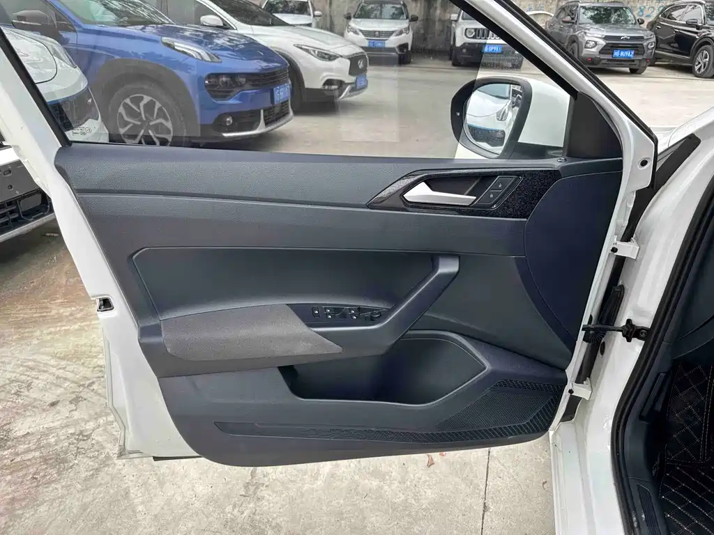 Volkswagen Lavida — миниатюра 4