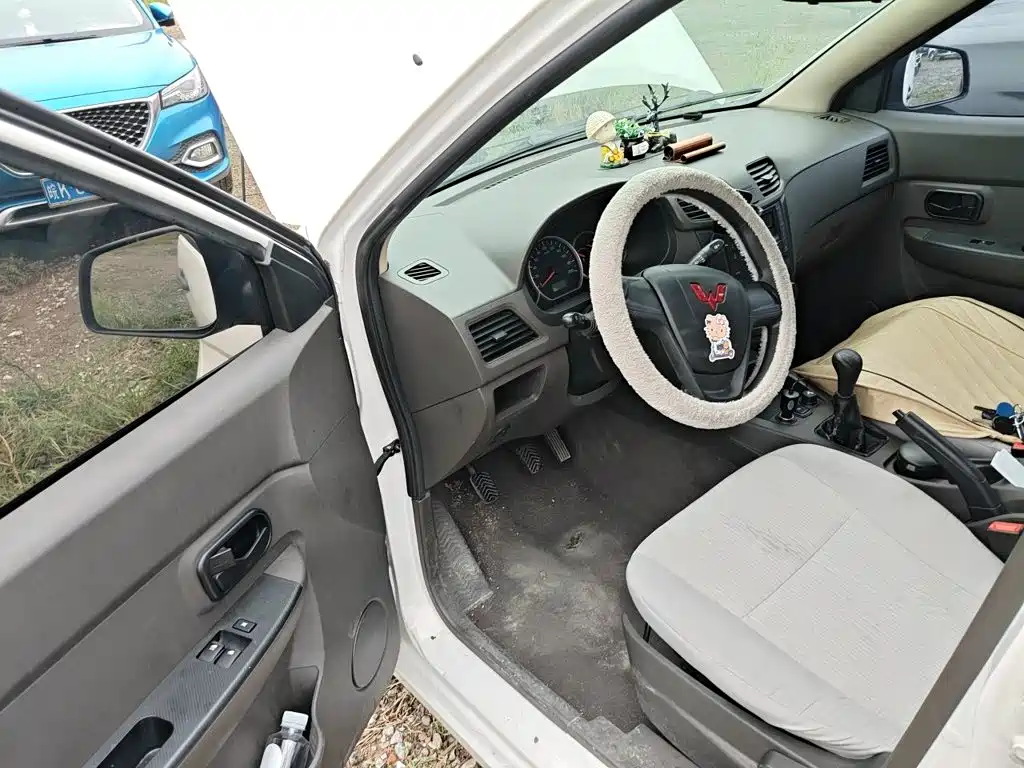 Wuling Hongguang — миниатюра 17