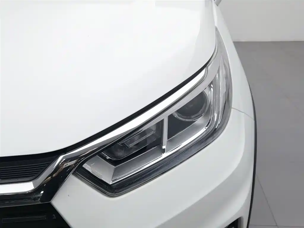 BYD Yuan 2018 EV360