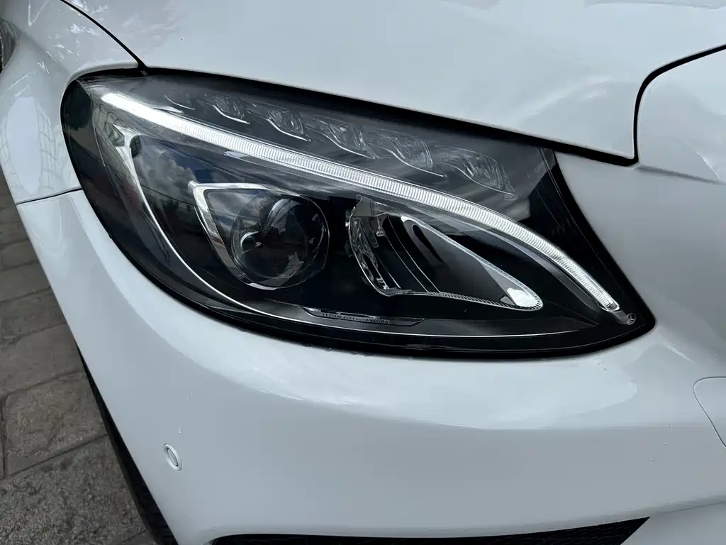 Mercedes-Benz C-Class — миниатюра 31