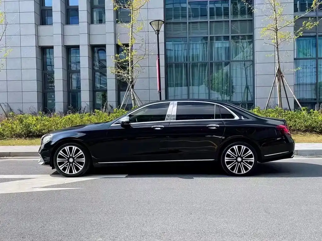 Mercedes-Benz E-Class — миниатюра 5