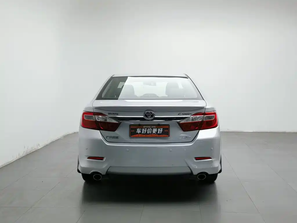 Toyota Camry — миниатюра 4