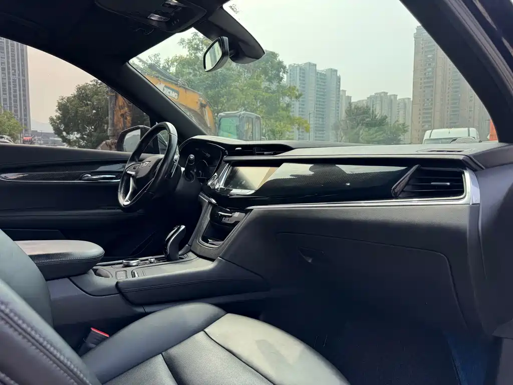 Cadillac XT6 — миниатюра 5