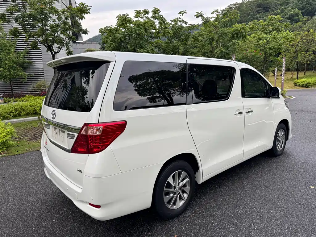 Toyota Alphard 2012 3.5L Luxury