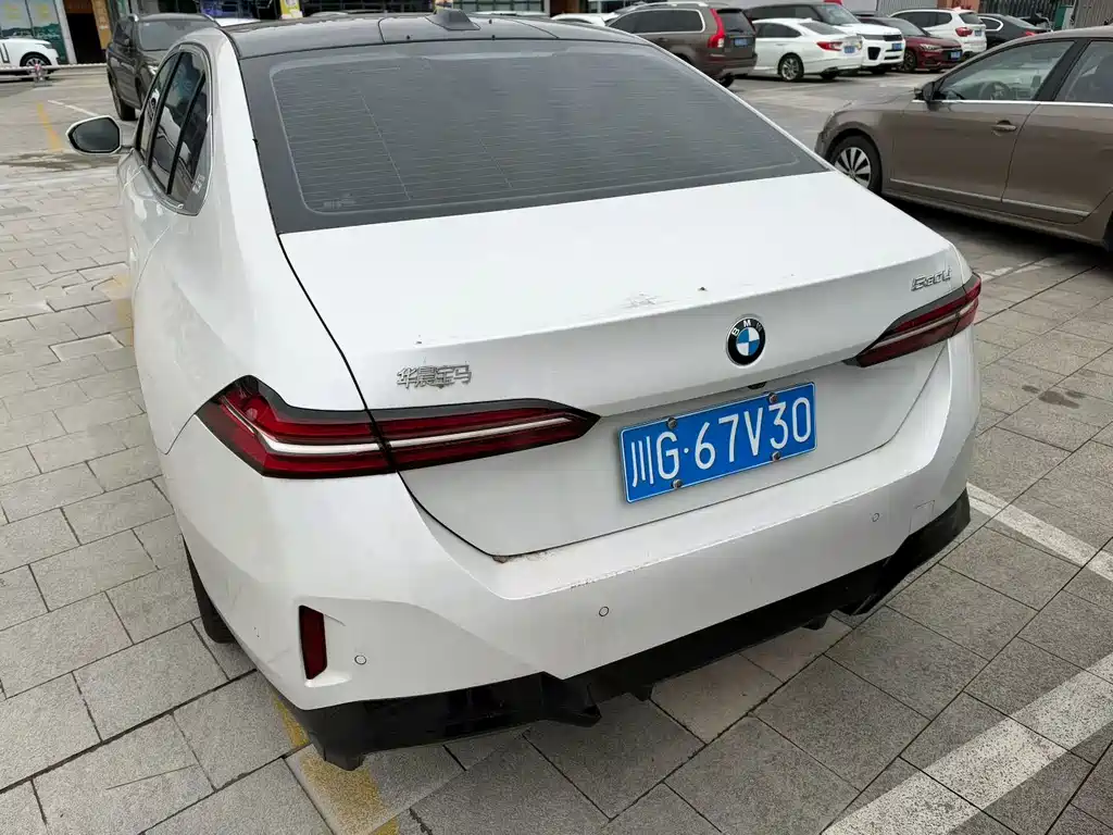 BMW 5 Series — миниатюра 3