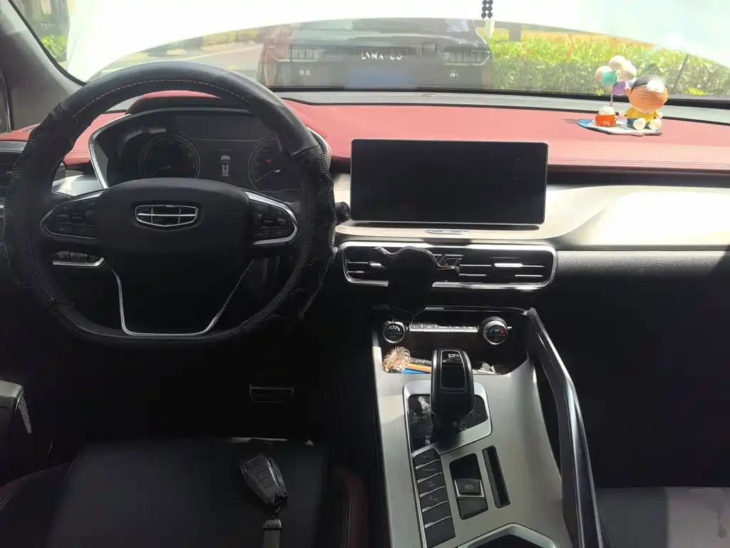 Geely Binyue — миниатюра 10