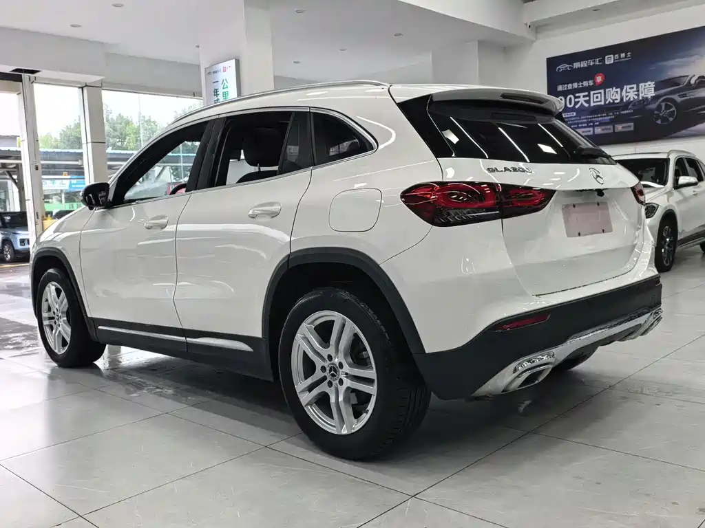 Mercedes-Benz GLA 2023 — фото 17