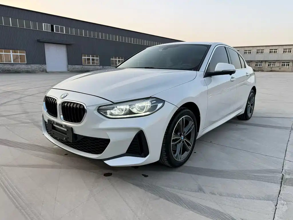 BMW 1 SERIES