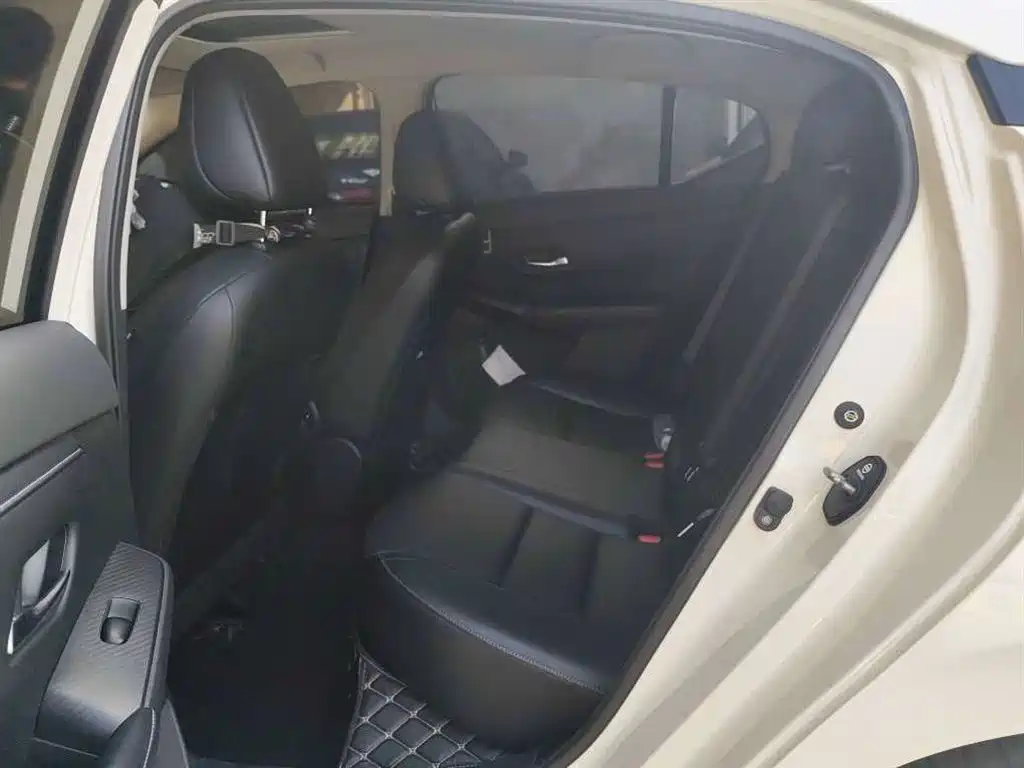 Nissan Sylphy — миниатюра 6